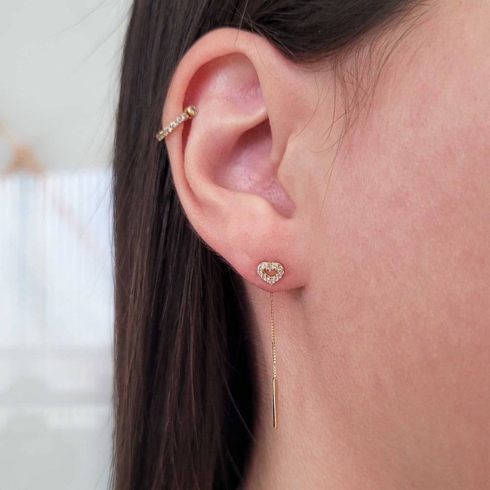 Brinco de ouro 18k coração cravejado corrente