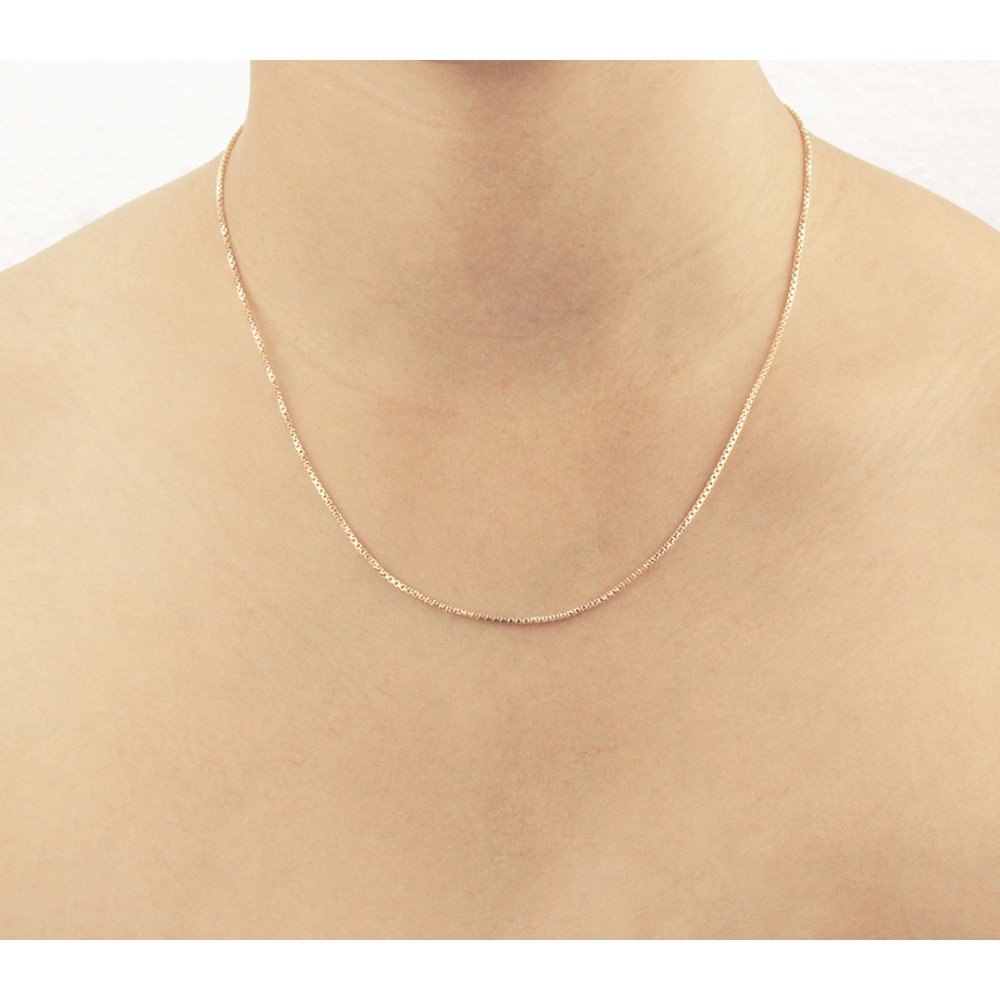 Corrente De Ouro Feminina Veneziana Oca 45cm foto corrente no corpo 