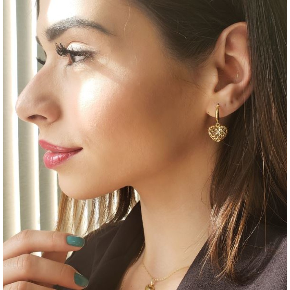 Brinco de ouro 18k argola com pingente de coração