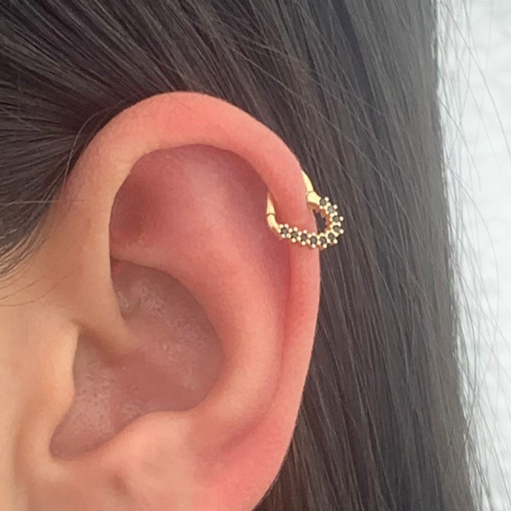 Piercing daith ou helix de ouro 18k II direito preto