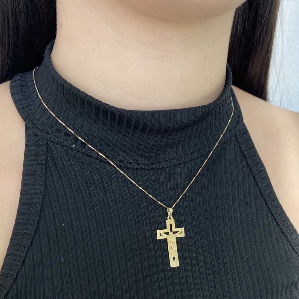 Pingente crucifixo de ouro 18k detalhado