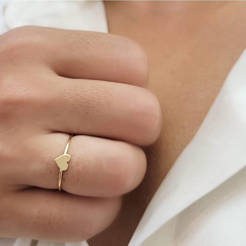 Anel de ouro delicado 18k coração chapa MÃO