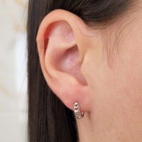 Brinco argola de ouro branco 18k pequena diamantada