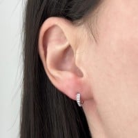 Brinco argola de ouro branco cravejado