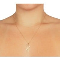 Pingente De Ouro 18K Menino Vazado foto no pescoco