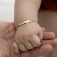 Pulseira de ouro infantil com placa filha / menina