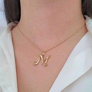 Pingente letra M ouro 18k grande