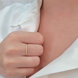 Anel meia aliança de ouro 18k 9 pedras
