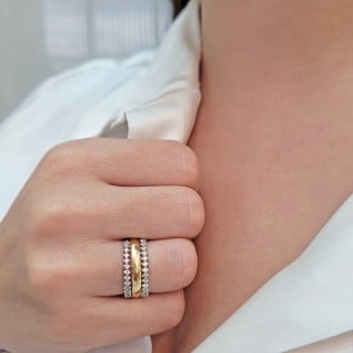 Aparador de aliança ouro branco 18k zircônias