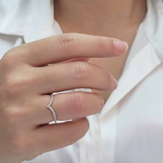 Anel de ouro branco 18k mulher maravilha cravejado