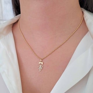 Pingente filha menina de ouro 18k delicada