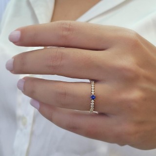 Anel com pedra azul solitário ouro 18k