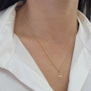 Pingente administração de ouro 18k oval pequeno