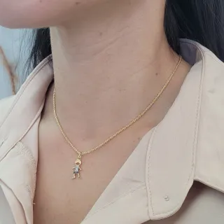 Pingente menino de ouro 18k short azul e bola
