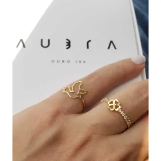 Anel feminino de ouro 18k trevo zircônias laterais