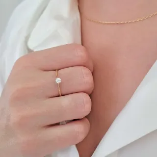 Anel moissanite de ouro 18k Clasisic