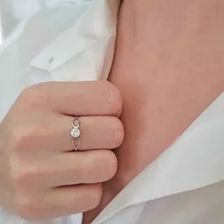Anel moissanite de ouro 18 branco 0,30ct XII