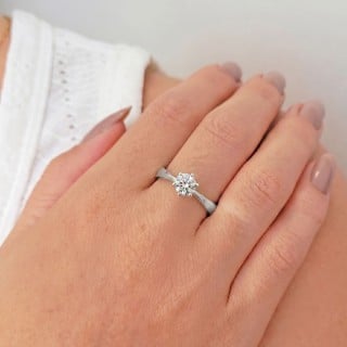 Anel moissanite de ouro branco 18k 0,3ct XI