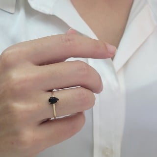 Anel de ouro 18k com ônix gota