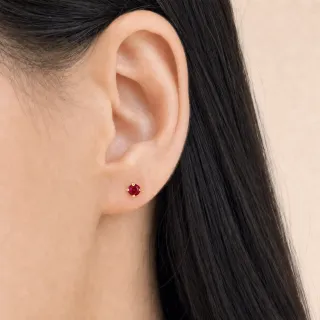 Brinco de ouro ponto de luz vermelho pequeno 3mm